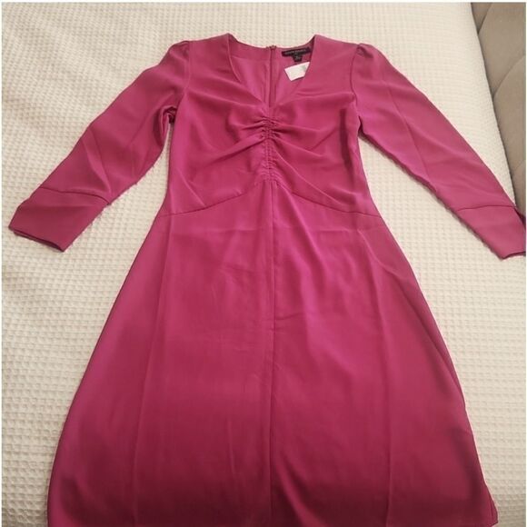 Banana Republic Magenta SHIRRED
MIDI DRESS - Picture 5 of 8